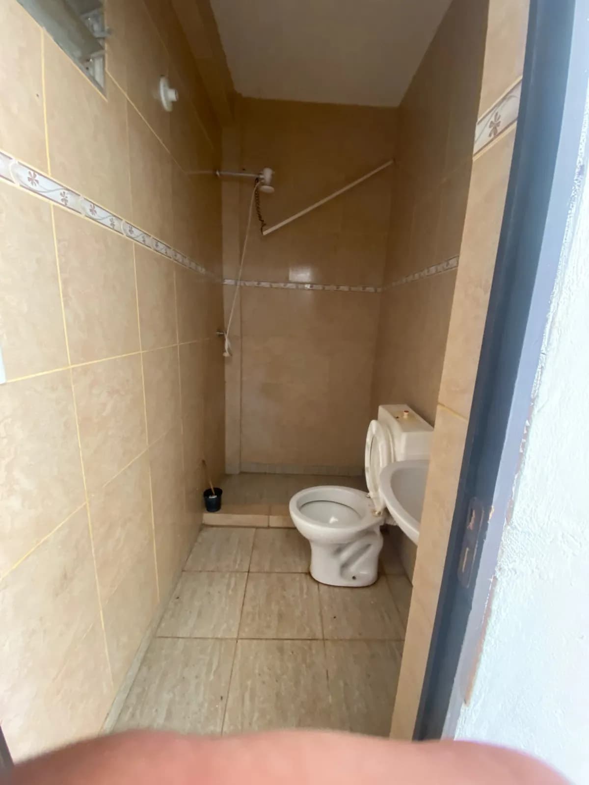 Alquila Local comercial con vidriera en zona de alto tránsito