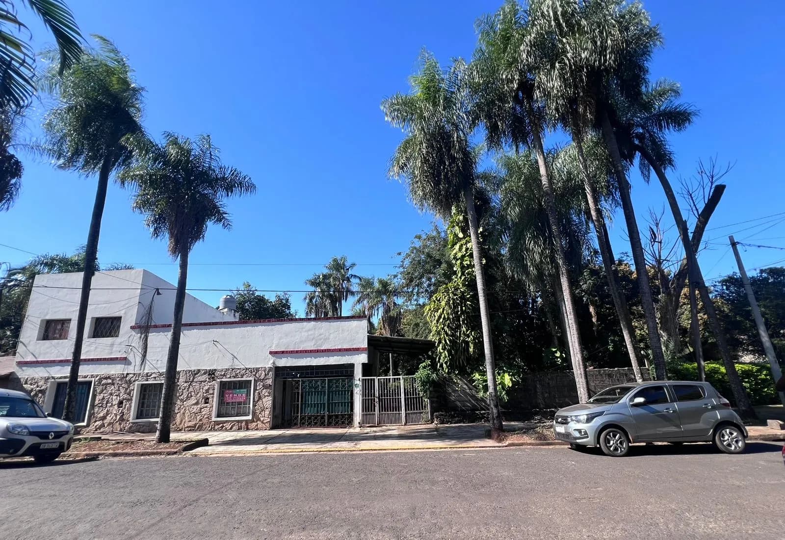 Casa en Venta sobre Calle Magri Z/ Avdas Sta. Catalina entre Alem y Urquiza