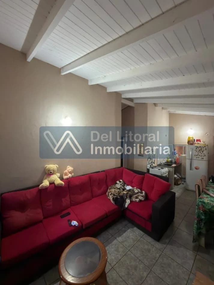 EN ALQUILER CASA- A 1/2 CUADRA DE RUTA 13 Y 2 CUADRAS DE AV. LIBERTADOR
