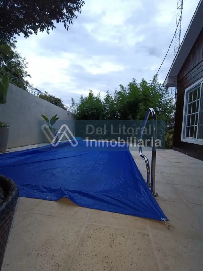 CASA CON PILETA + 3 LOCALES- VIVIR Y GENERAR INGRESOS EN SAN VICENTE