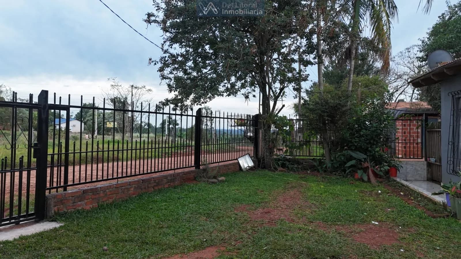 CASA CON TERRENO EN VENTA O PERMUTA