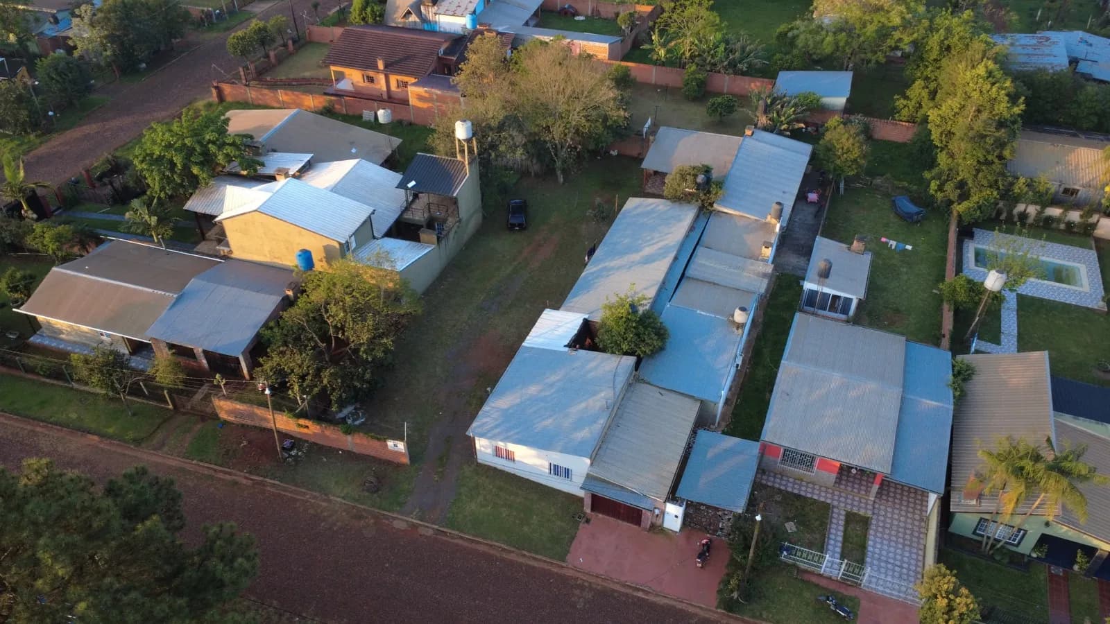 En Venta Complejo de 2 casas y 3 deptos en Barrio Ibañez, San Vicente, Misiones