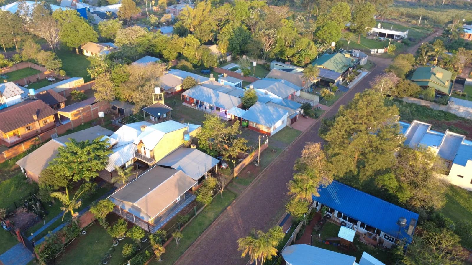 En Venta Complejo de 2 casas y 3 deptos en Barrio Ibañez, San Vicente, Misiones
