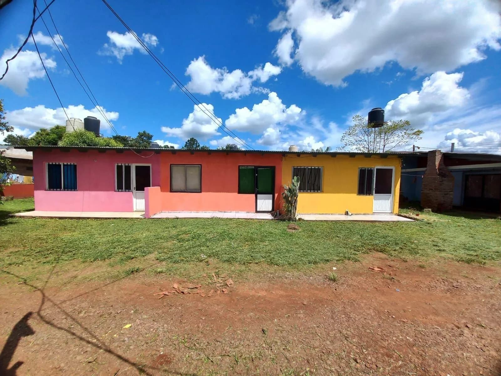 En Venta Complejo de 2 casas y 3 deptos en Barrio Ibañez, San Vicente, Misiones