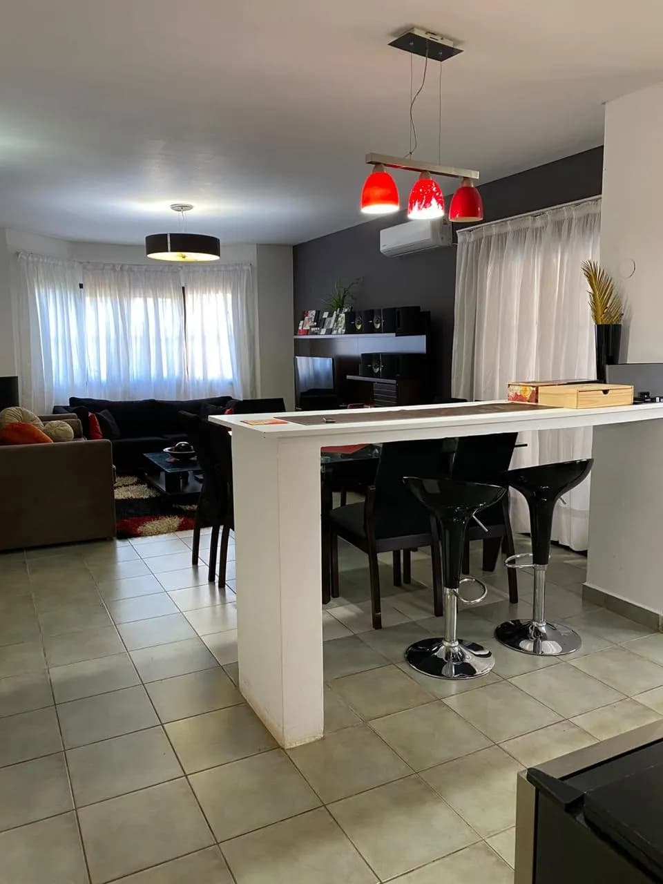 Living comedor integrado con barra