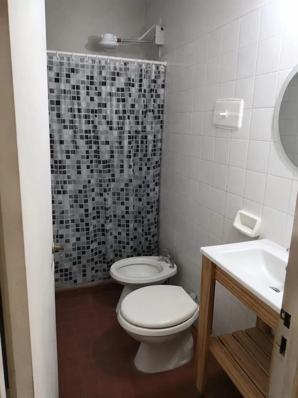 Baño completo con ducha y bidet