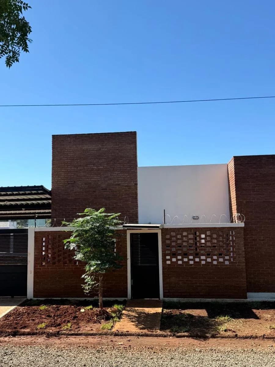 Casa moderna de ladrillo visto