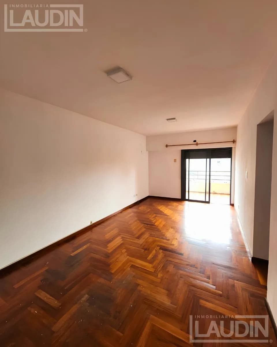 Se Alquila Departamento de 3 Dormitorios Céntrico