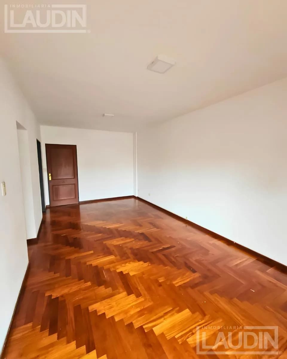 Se Alquila Departamento de 3 Dormitorios Céntrico