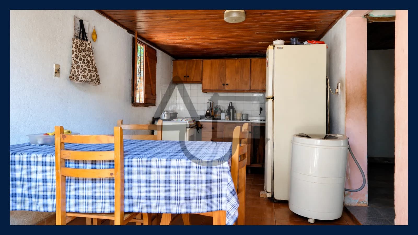Cocina comedor de estilo rústico