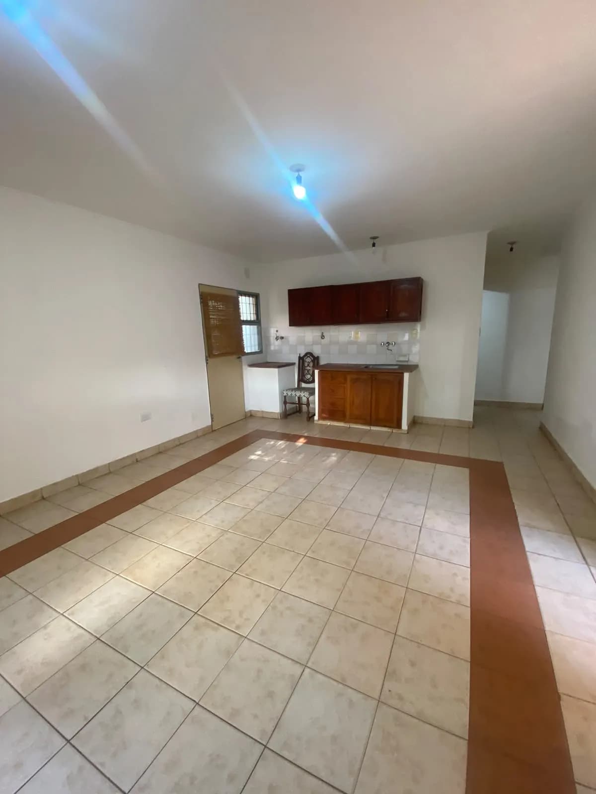 Casa en Alquiler de 2 dormitorios z/ Vivanco y ituzaingo