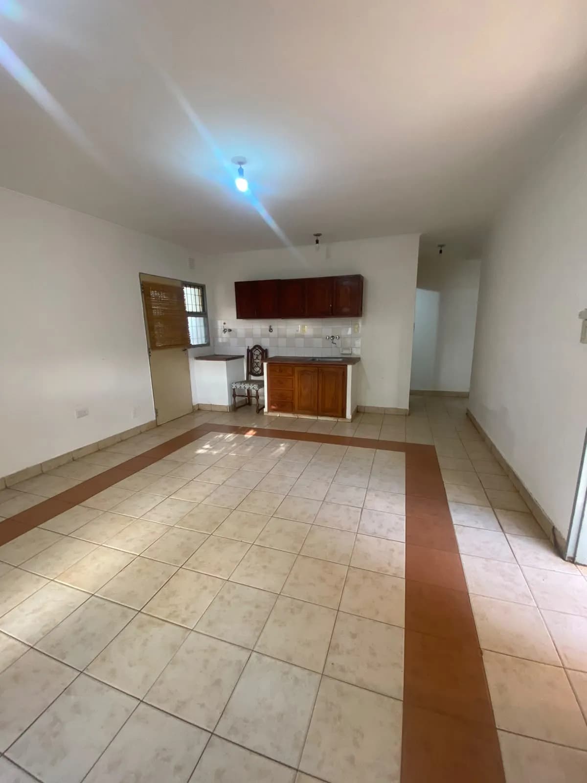 Casa en Alquiler de 2 dormitorios z/ Vivanco y ituzaingo