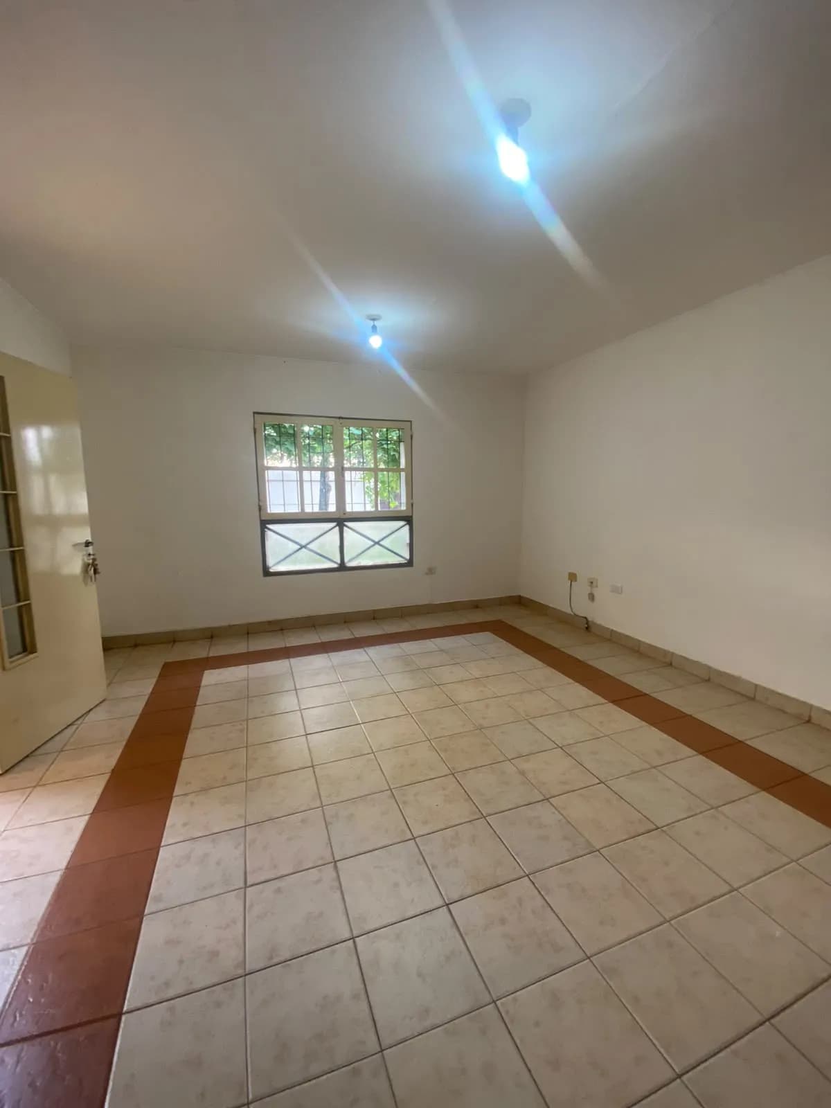 Casa en Alquiler de 2 dormitorios z/ Vivanco y ituzaingo