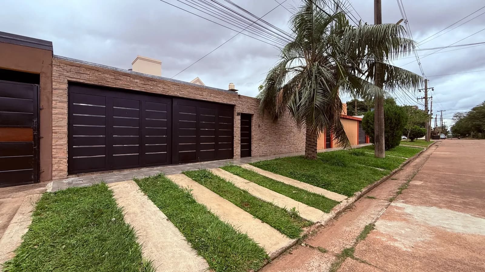 Casa en venta  de 3 Dormitorios en Barrio Costa Pora Z/ Jauretche y Alem