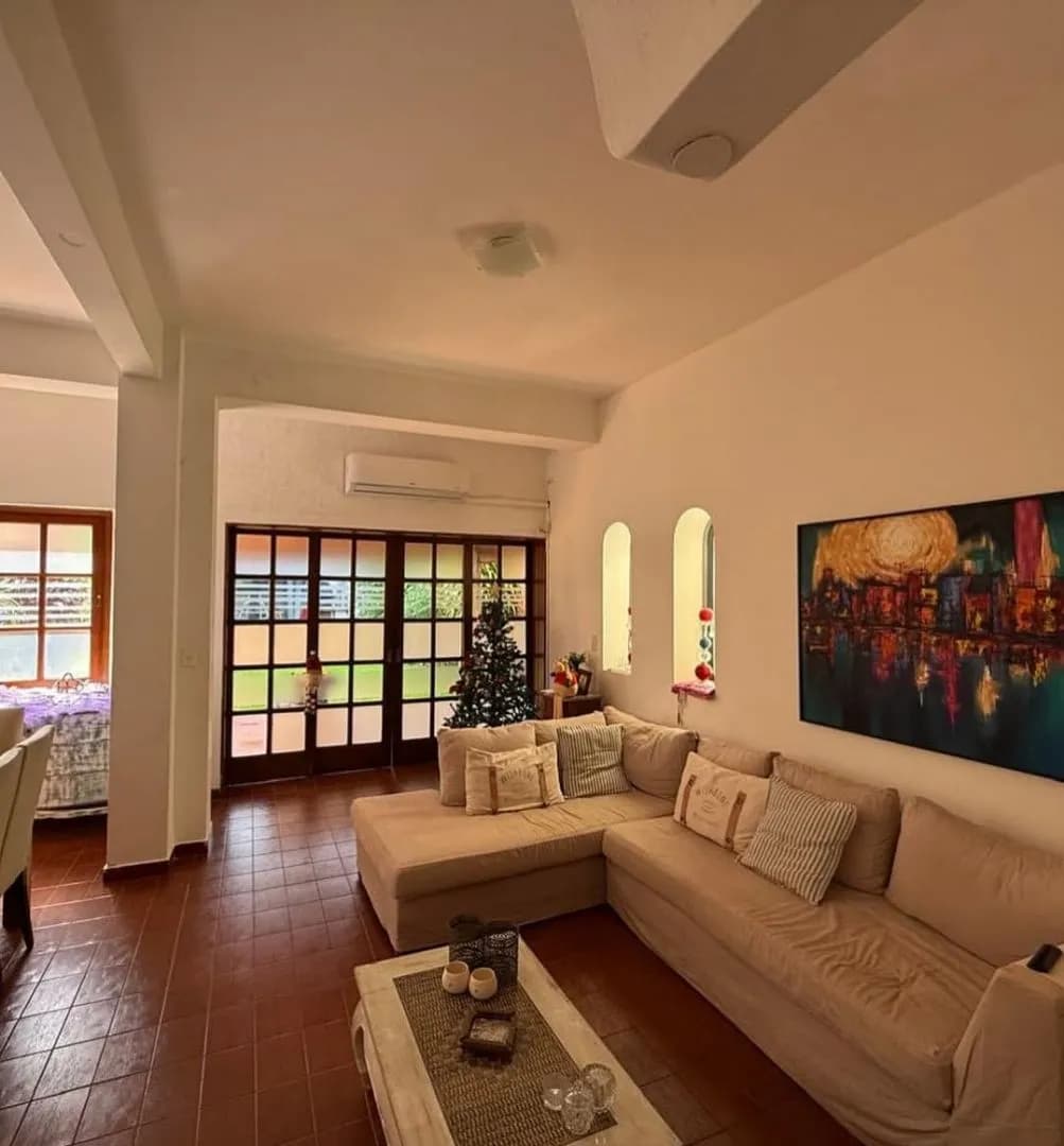 VENTA DE CASA EN EL CENTRO DE POSADAS, EL LUJO DE TENER TODO CERCA