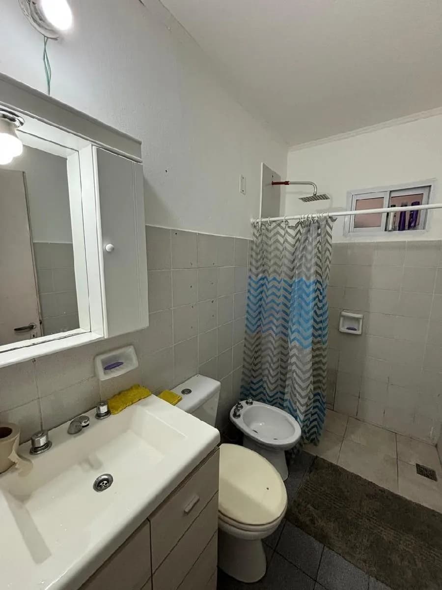 Baño completo con ducha y bidet