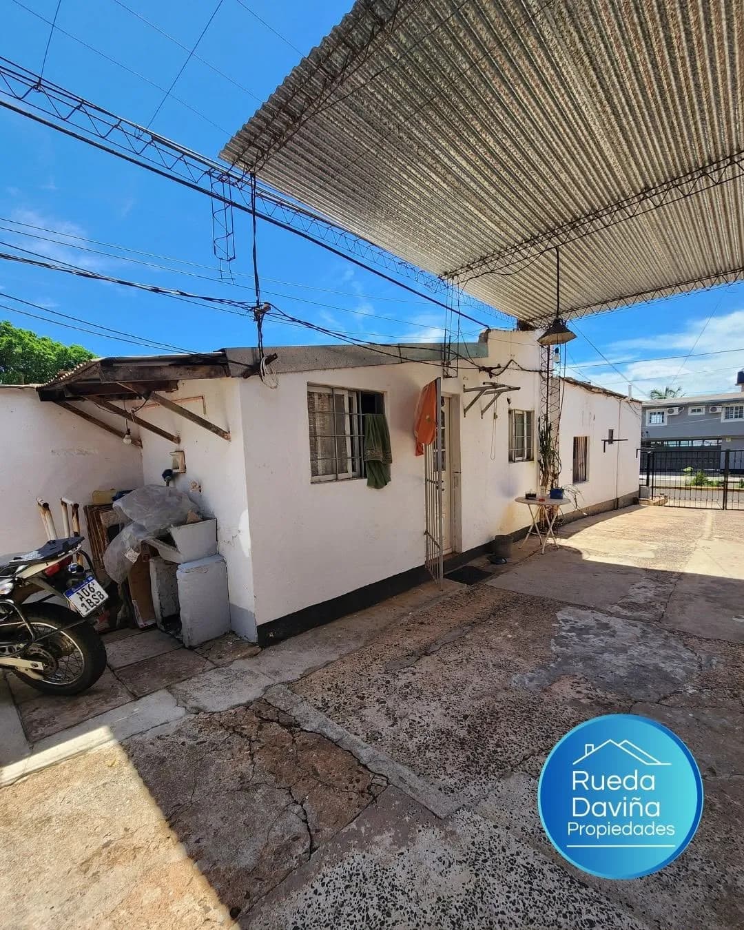 Patio techado de una casa