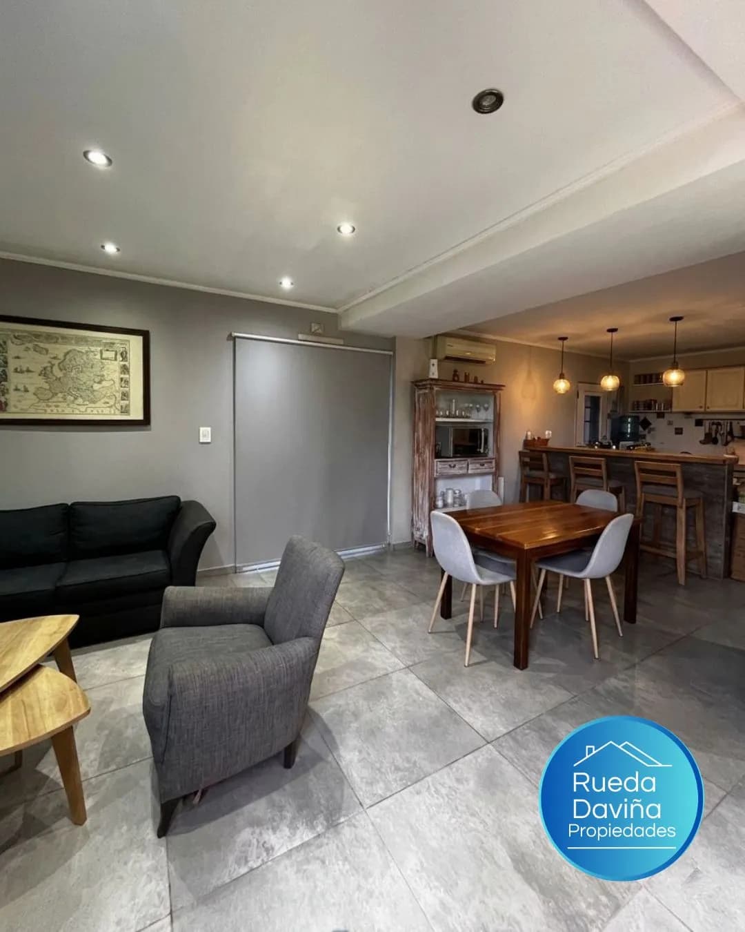Living comedor moderno con cocina integrada