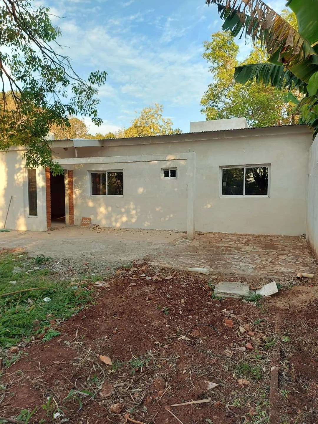 CASA EN VENTA CON AMPLIO TERRENO EN POSADAS
