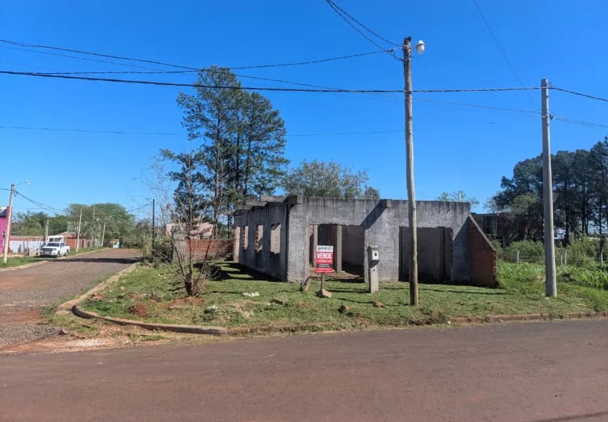 Hermoso lote en esquina con construcción a terminar