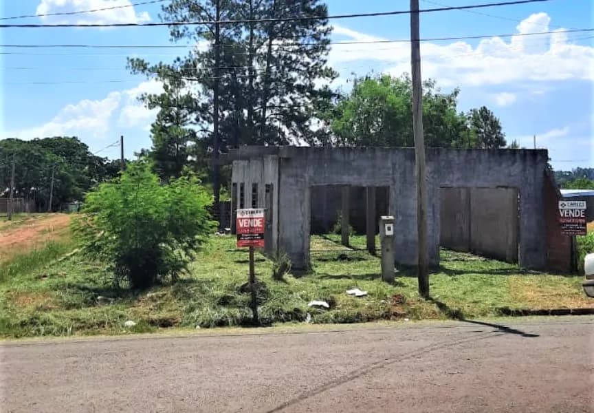 Hermoso lote en esquina con construcción a terminar