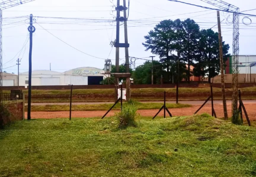 Hermoso lote sobre Colectora de la Ruta 105