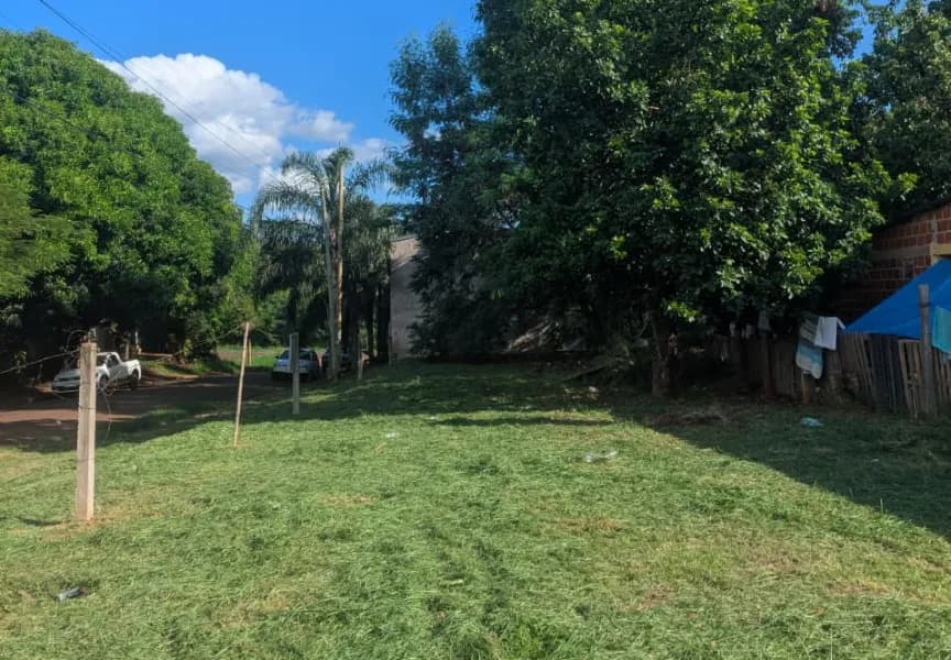 Hermoso y amplio lote en esquina ubicado en Barrio Residencial
