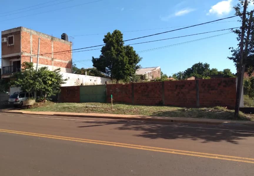 Hermoso y amplio lote en avenida, a pasos del río, Zona Club CAPRI