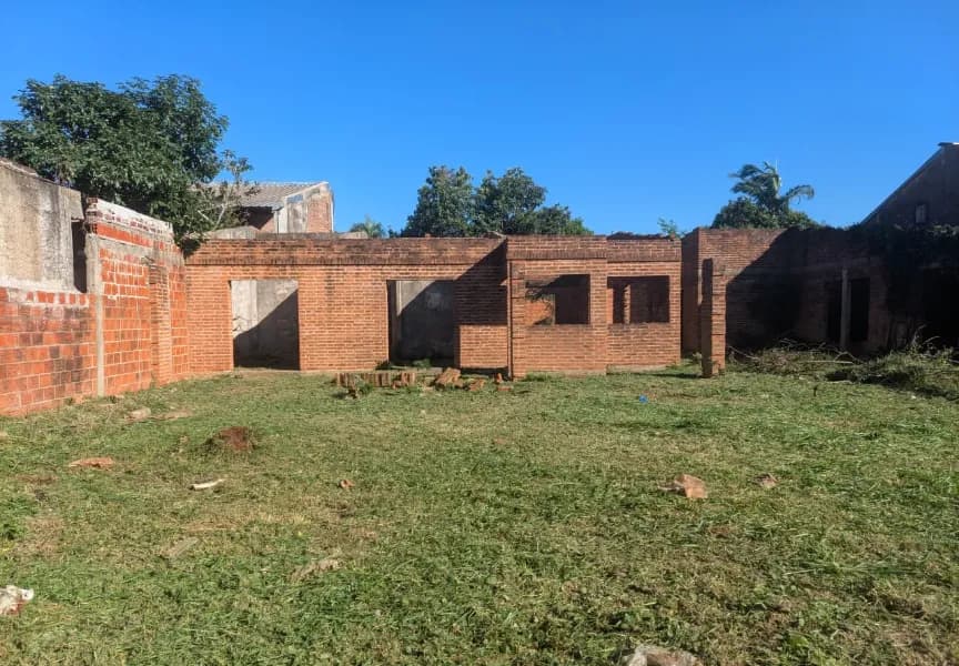 Hermoso y amplio terreno en avenida, a pasos del río, Zona Club CAPRI