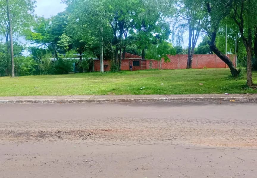Amplio terreno zona Costanera Cancelaria
