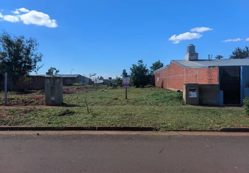 Excelente lote en Bº Itaembé Guazú.