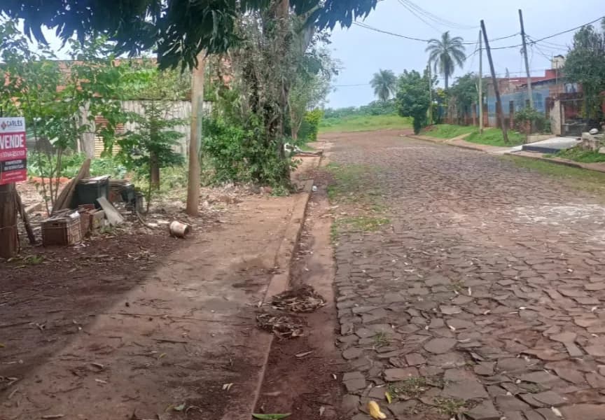 Lote en ante esquina en Bº residencial