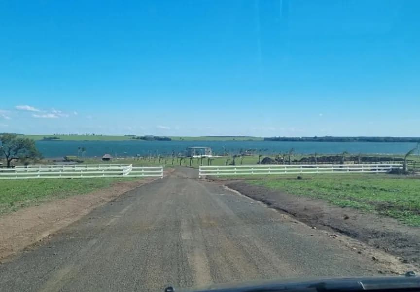 Hermoso terreno frente al río en B° Cerrado Puerto Mbygua