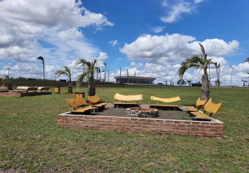 Hermoso terreno frente al río en B° Cerrado Puerto Mbygua