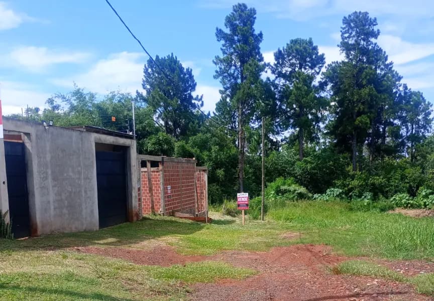 Amplio terreno con muro perimetral - Itaembe Mini