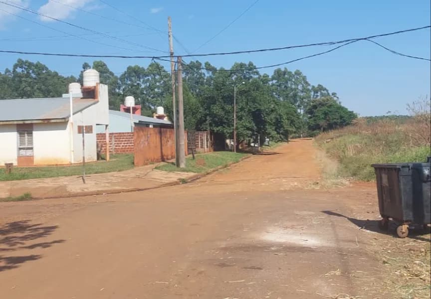 ¡Hermoso lote en esquina en B° Residencial de Candelaria!