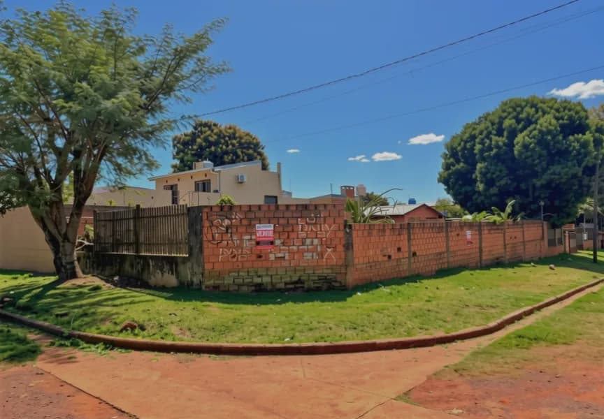 ¡Imperdible esquina a pasos de las Avenidas Vivanco y Chacabuco!