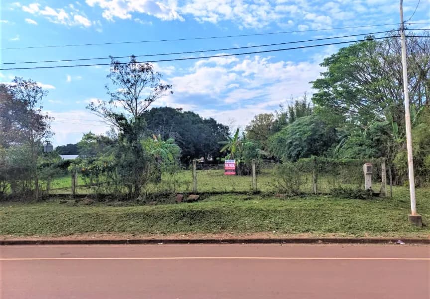 ¡IMPERDIBLES Y AMPLIOS LOTES SOBRE AVENIDA!