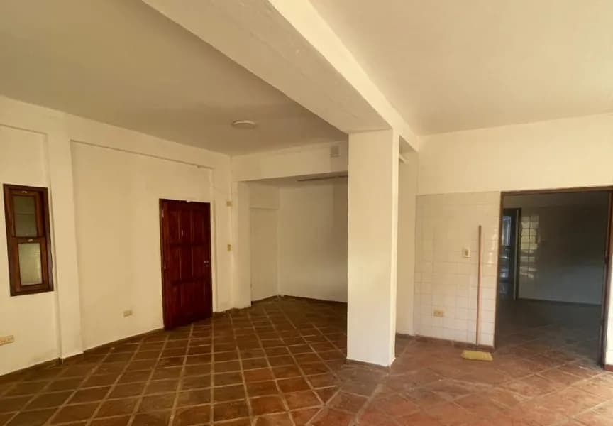LOCAL COMERCIAL DE 100M2
